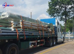 xe-van-chuyen-hang-hoa-duong-bo-1