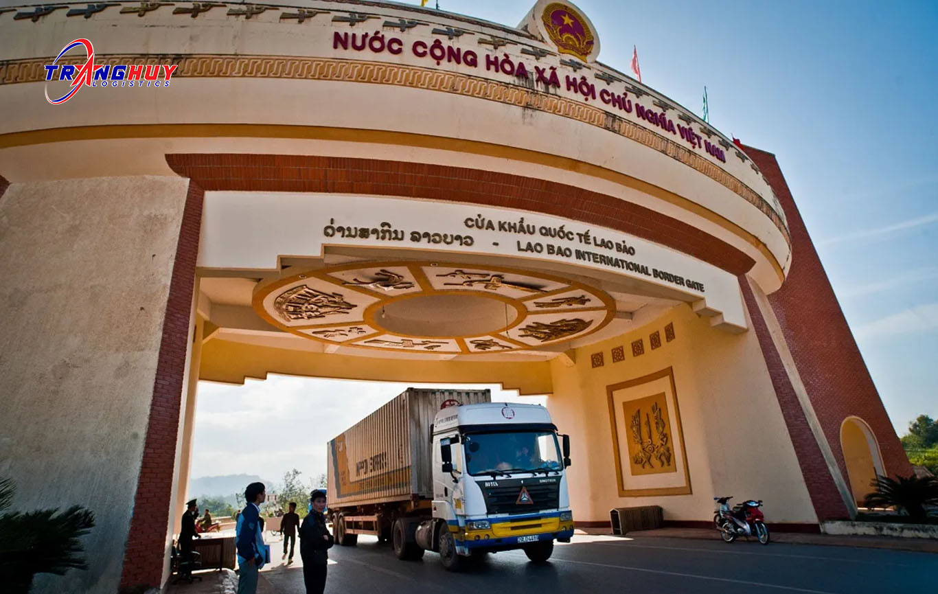 Cửa khẩu vận chuyển hàng hoá đi Lào