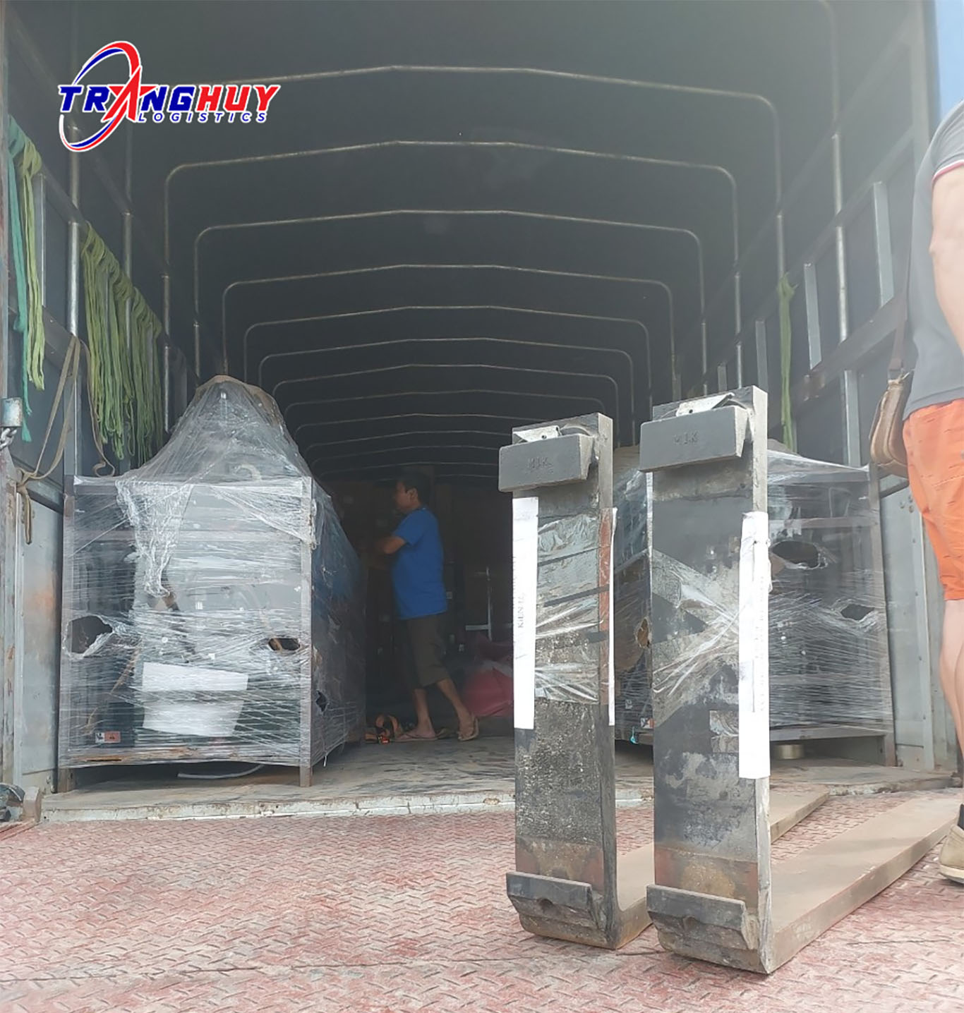 Vận chuyển hàng lẻ đi campuchia giá rẻ