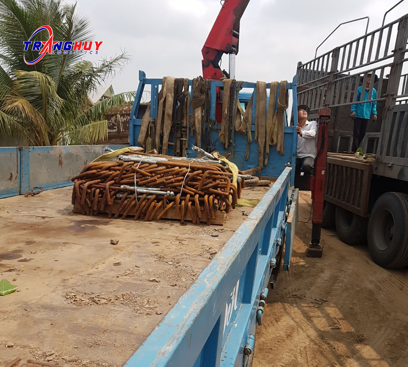 Vận chuyển hàng tiểu ngạch đi Lào