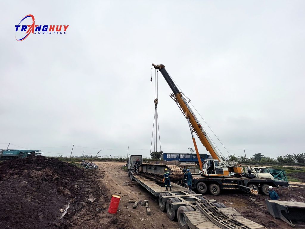Trang Huy cho thuê xe cẩu hàng