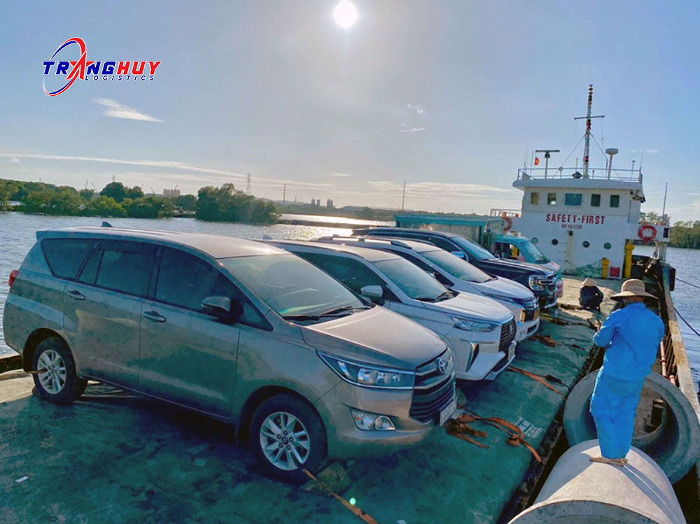 vận chuyển xe ô tô ra Côn Đảo