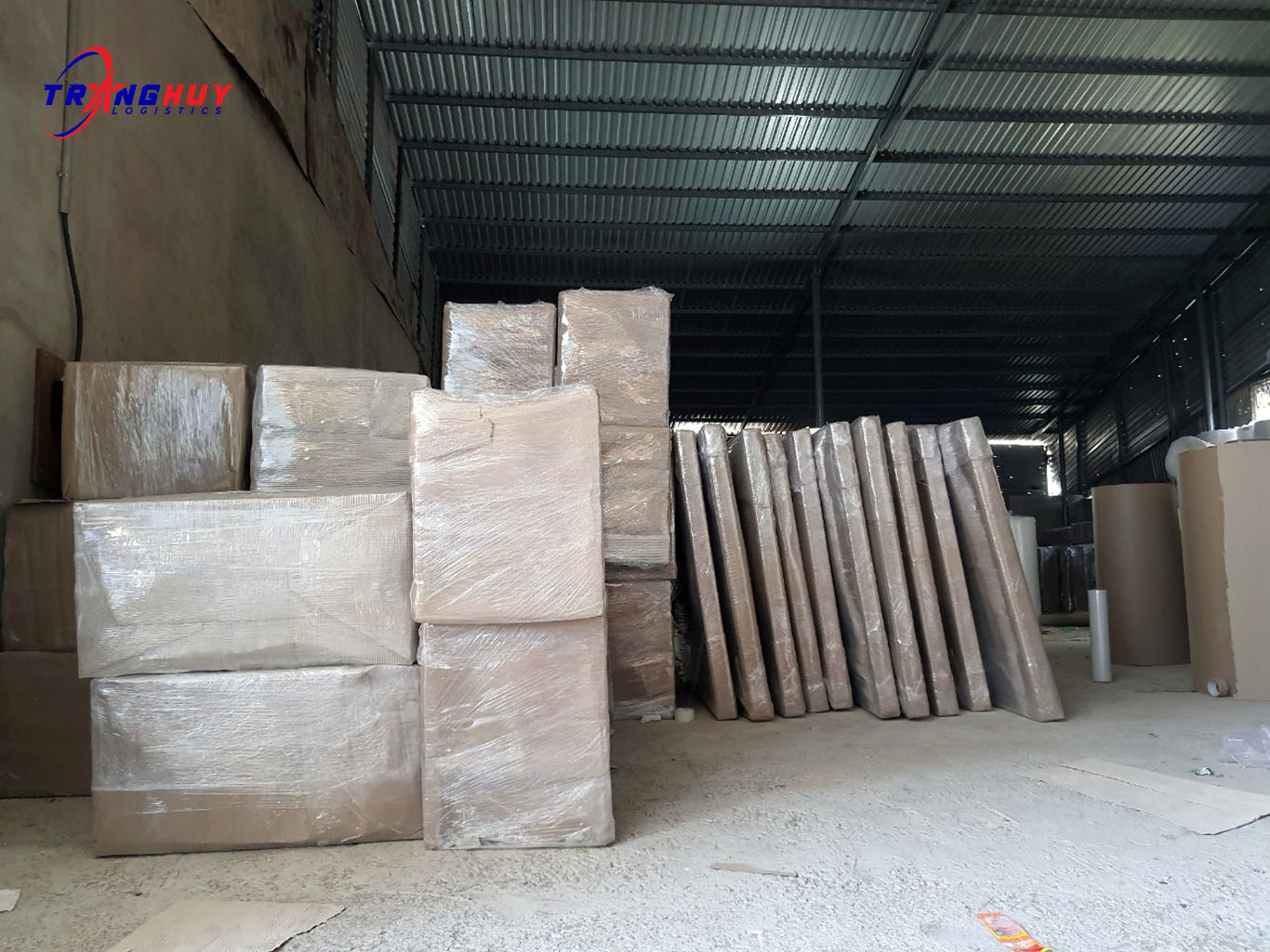 Đóng gói vận chuyển nhà xưởng cùng Trang Huy