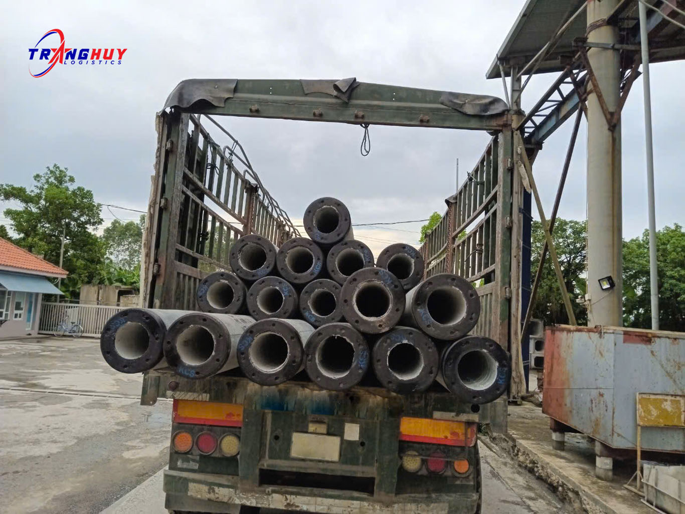 Vận chuyển cọc bê tông cùng Trang Huy