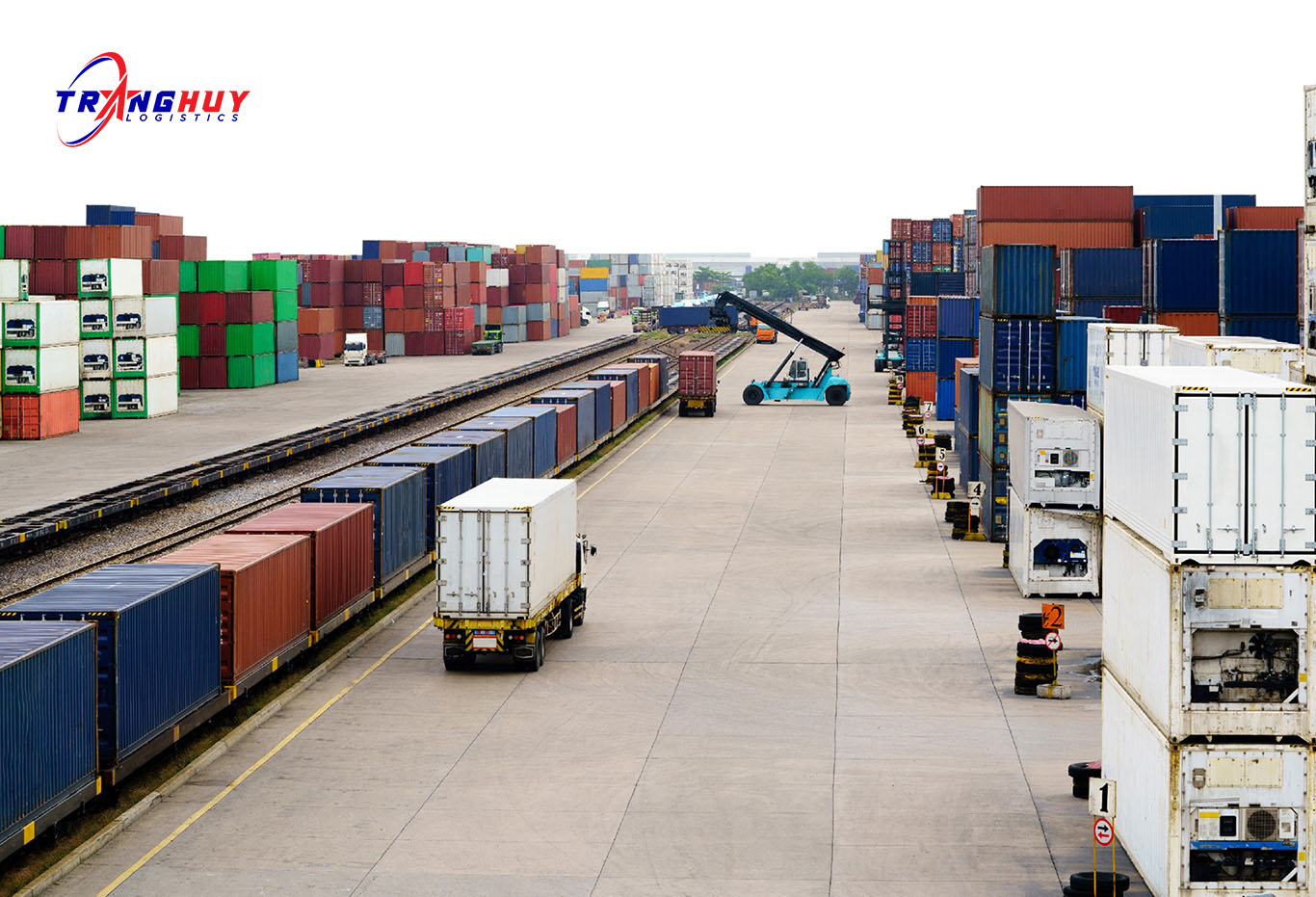 Vận chuyển hàng hoá Bắc Nam đường sắt