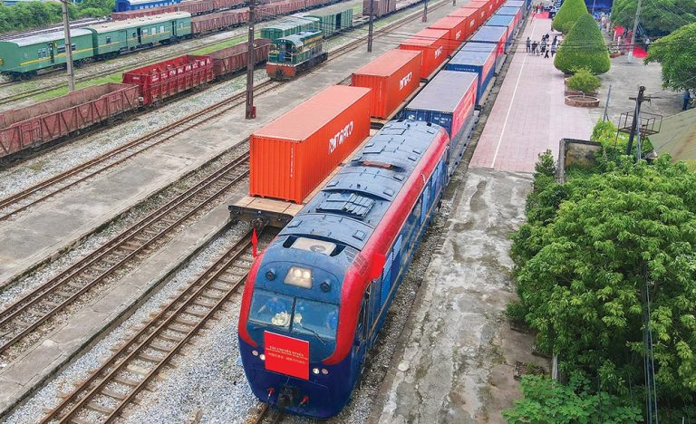 van-chuyen-duong-sat-09